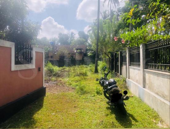 30 perches land for sale in the heart of Kotugoda Water tank road for urgent sale.