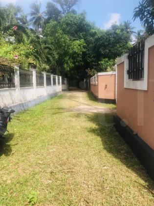 30 perches land for sale in the heart of Kotugoda Water tank road for urgent sale.