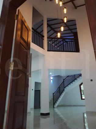 House for sale in Miriswatta