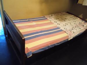 6ft x 3ft used single bed with mattress