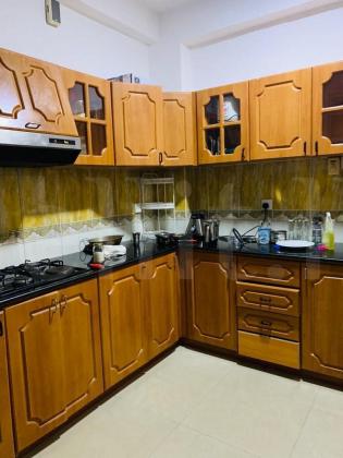 FULLY FURNISHED 3 BEDROOM APARTMENT FOR SALE AT A PRIME LOCATION IN BAMBALAPITTYA (COLOMBO 04)