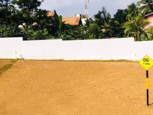 Land for sale in kandana